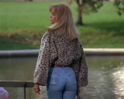 Goldie Hawn Butt Scene in Overboard